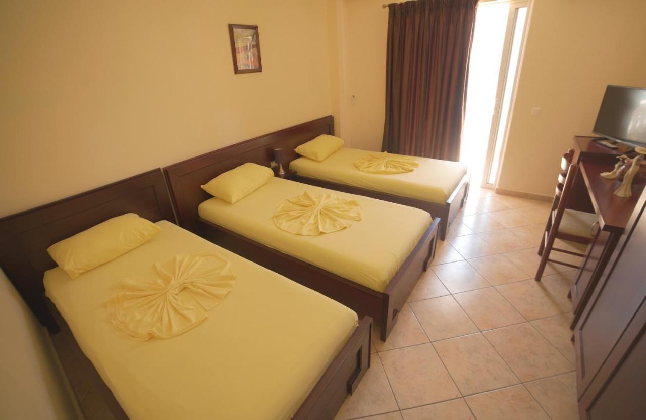 Hotel Serxho Sarandë Buitenkant foto