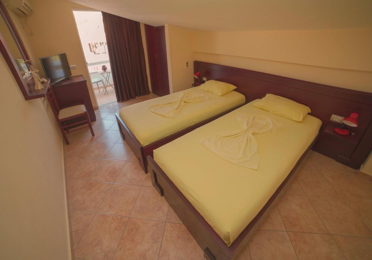 Hotel Serxho Sarandë Buitenkant foto