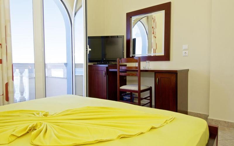 Hotel Serxho Sarandë Buitenkant foto