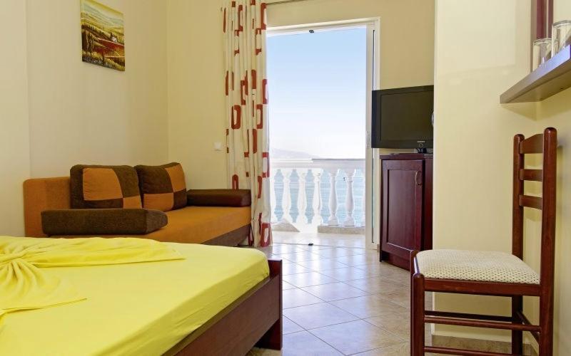 Hotel Serxho Sarandë Buitenkant foto