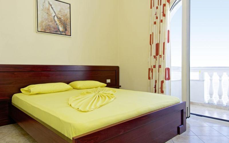Hotel Serxho Sarandë Buitenkant foto