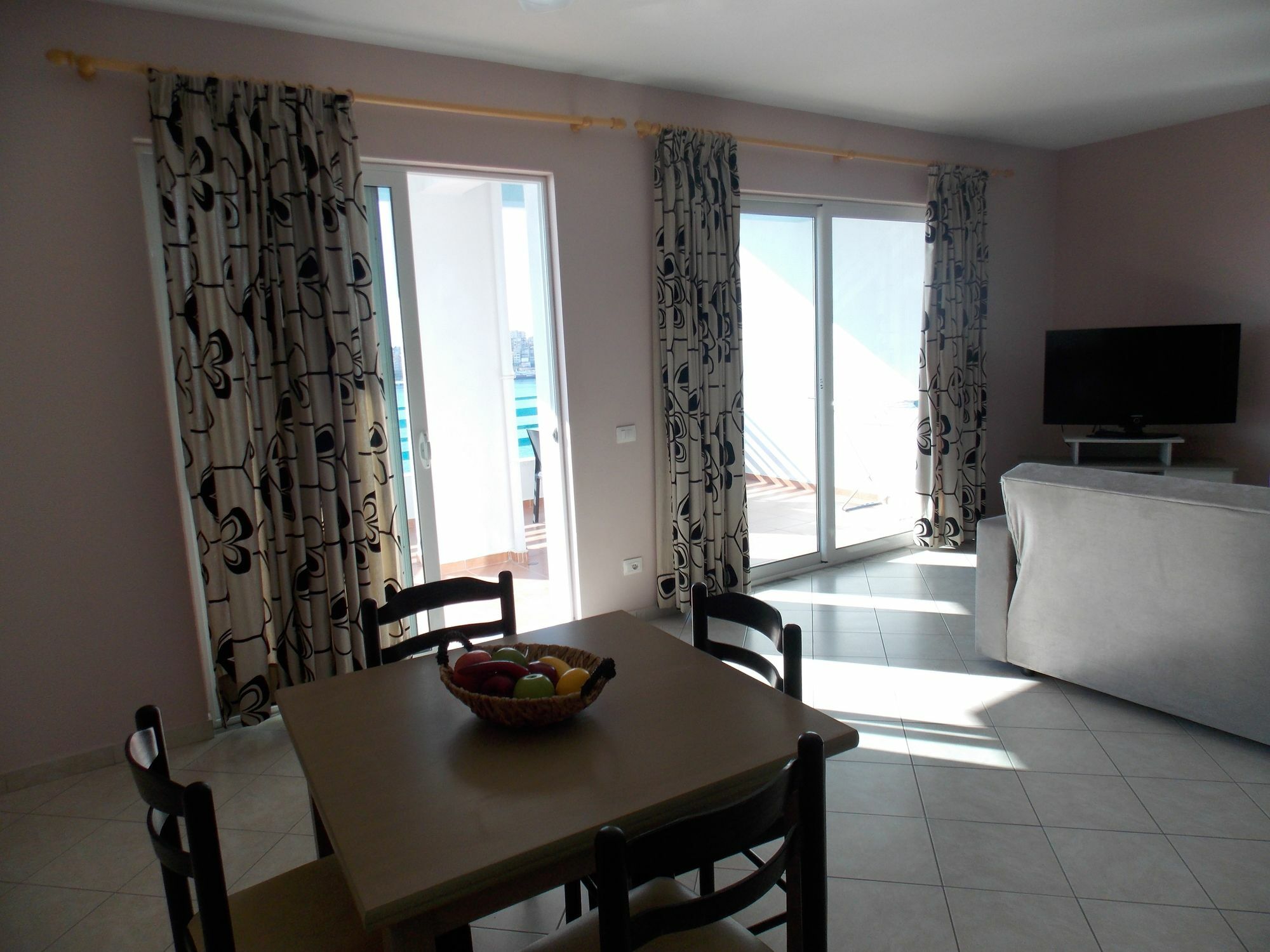 Hotel Serxho Sarandë Buitenkant foto